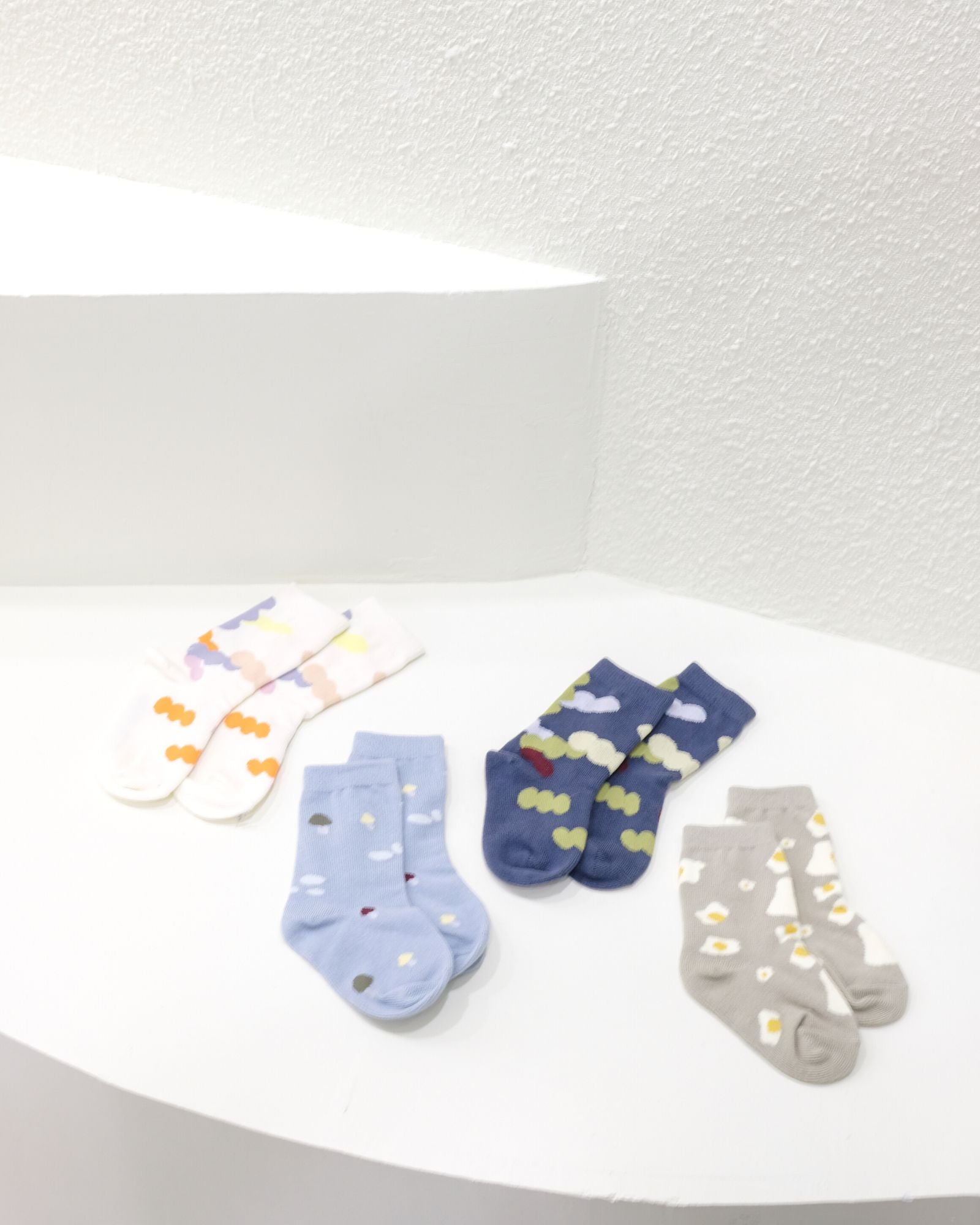 Balloon Knitted Socks (Indigo)
